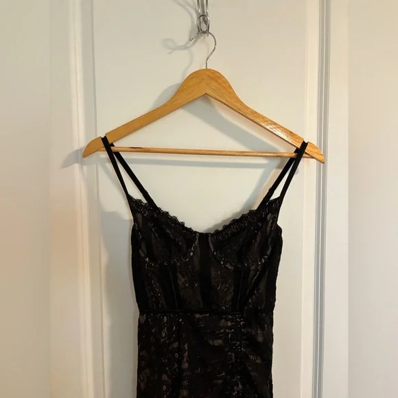URBAN OUTFITTERS Angelica Corset Midi Dress Black Lace Front Slit Size Small - Picture 7 of 13